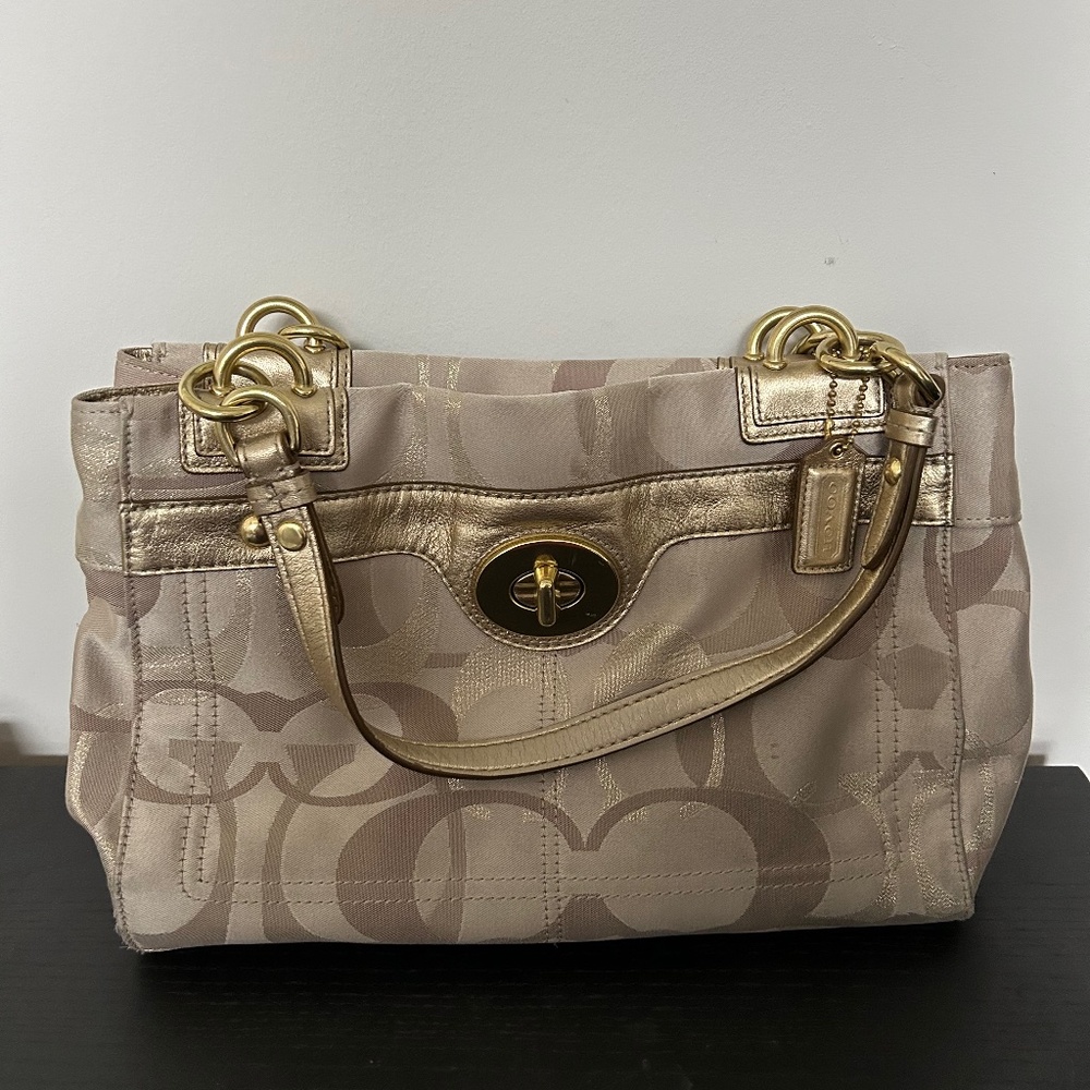 Classic Coach - Gold Penelope Signature Optic Shoulder Bag
